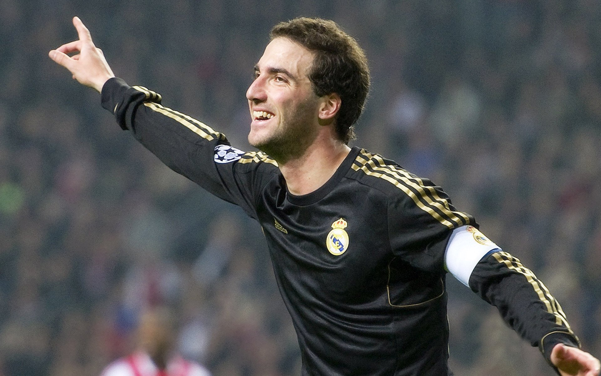 凯恩焦点对战，哈登与30激战掘金分钟，表现优异胜负难料