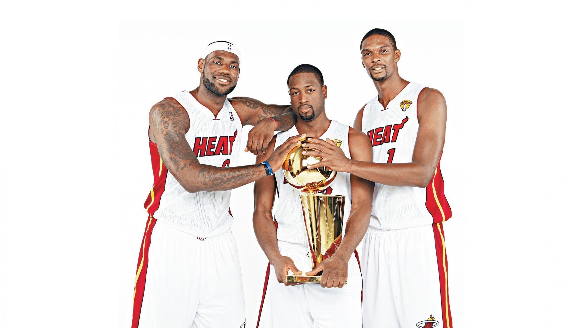 梅西在公牛比赛中高光表现，突破纪录引发热议！